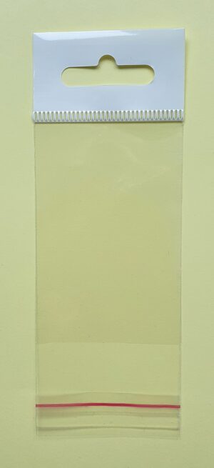 Felakasztható, eurolyukas, ragasztócsíkos PP (celofánszerű) tasak, 5 x 7 cm