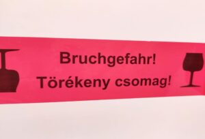 Ragasztószalag Törékeny felirattal, csomagolószalag 50/66, piros